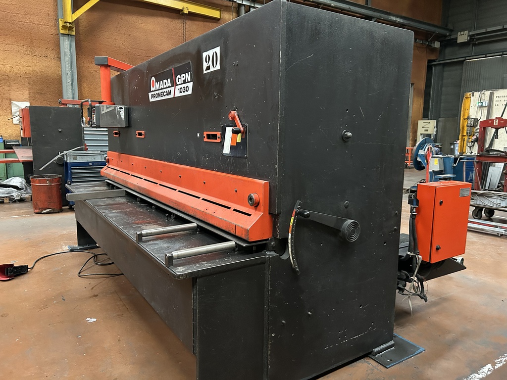 CISAILLE GUILLOTINE AMADA GPS 1030