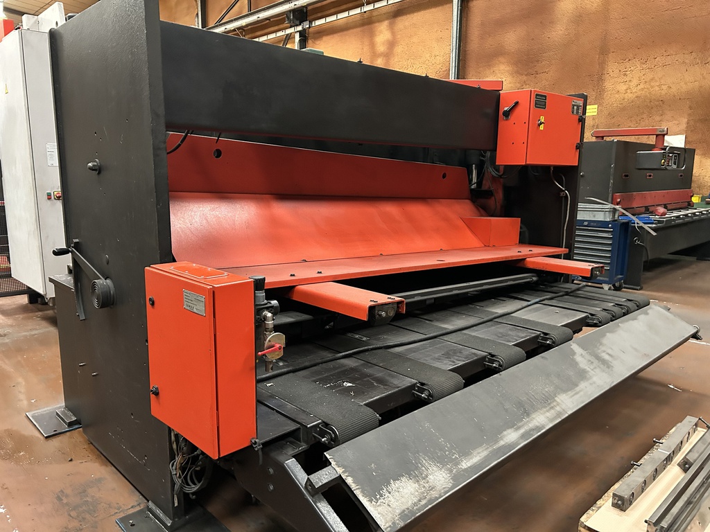 CISAILLE GUILLOTINE AMADA GPS 1030